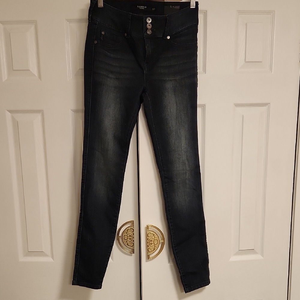 NWT Torrid Skinny Jeans - Size 10 Tall